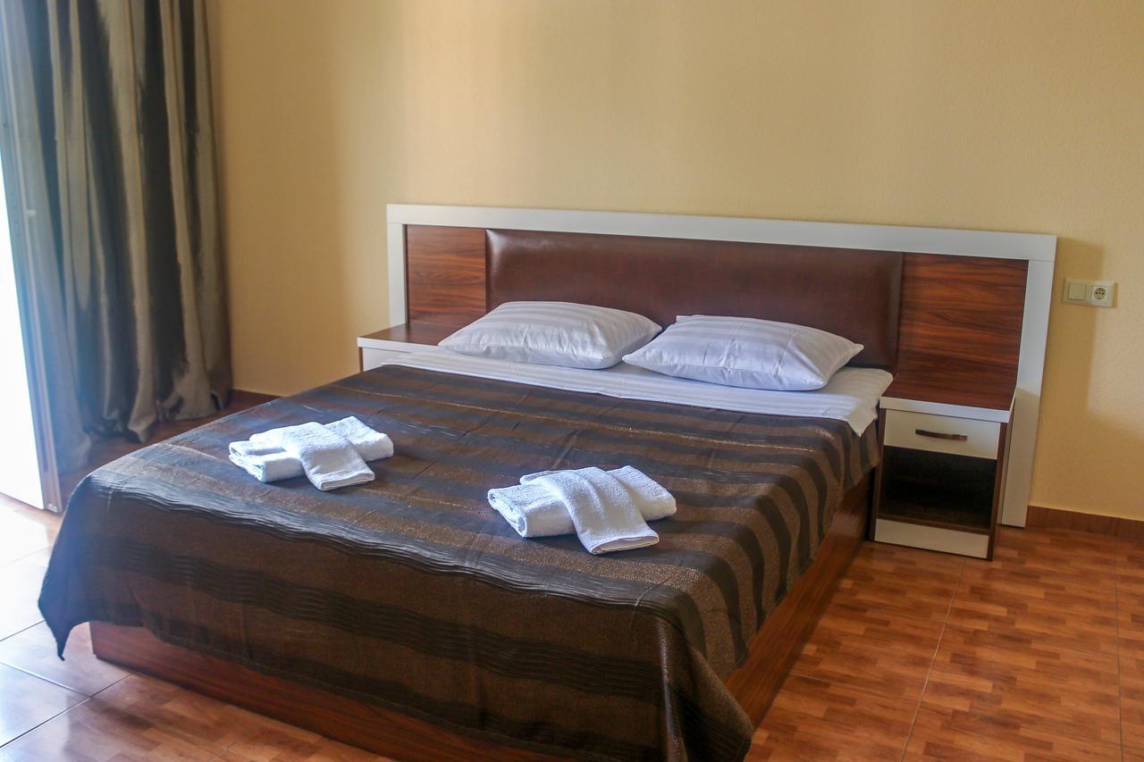 Golden Fleece Hotel Ureki Kültér fotó